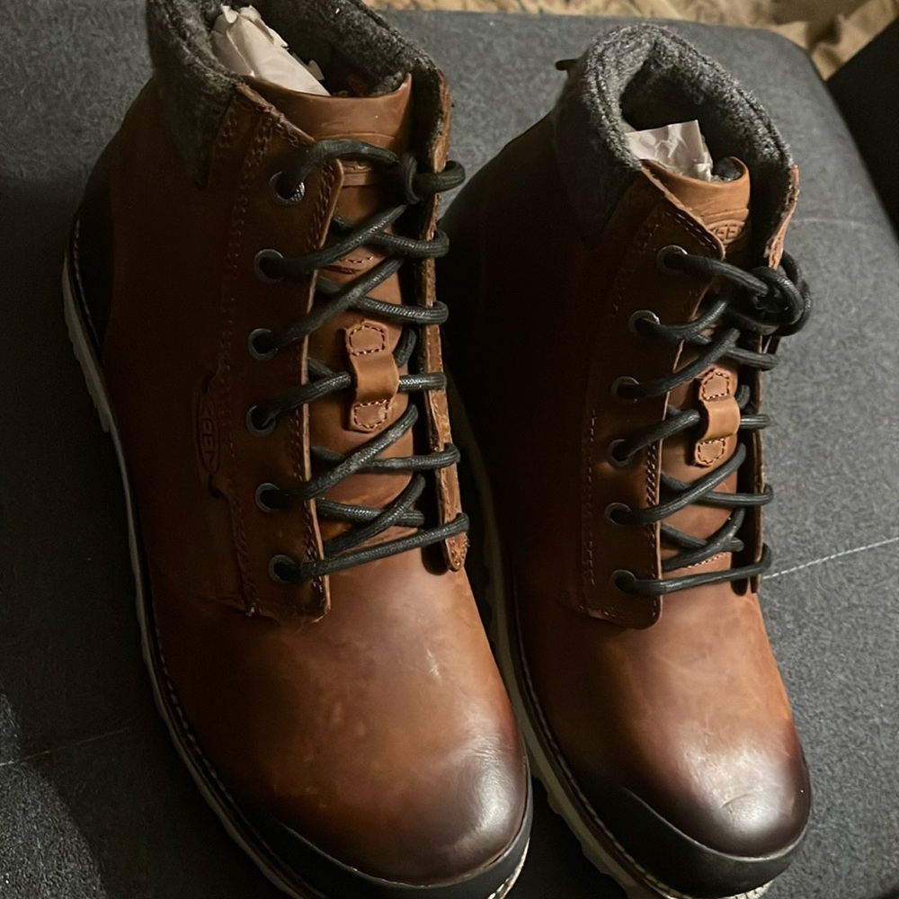 Brown size 10.5 insulated waterproof keen boots